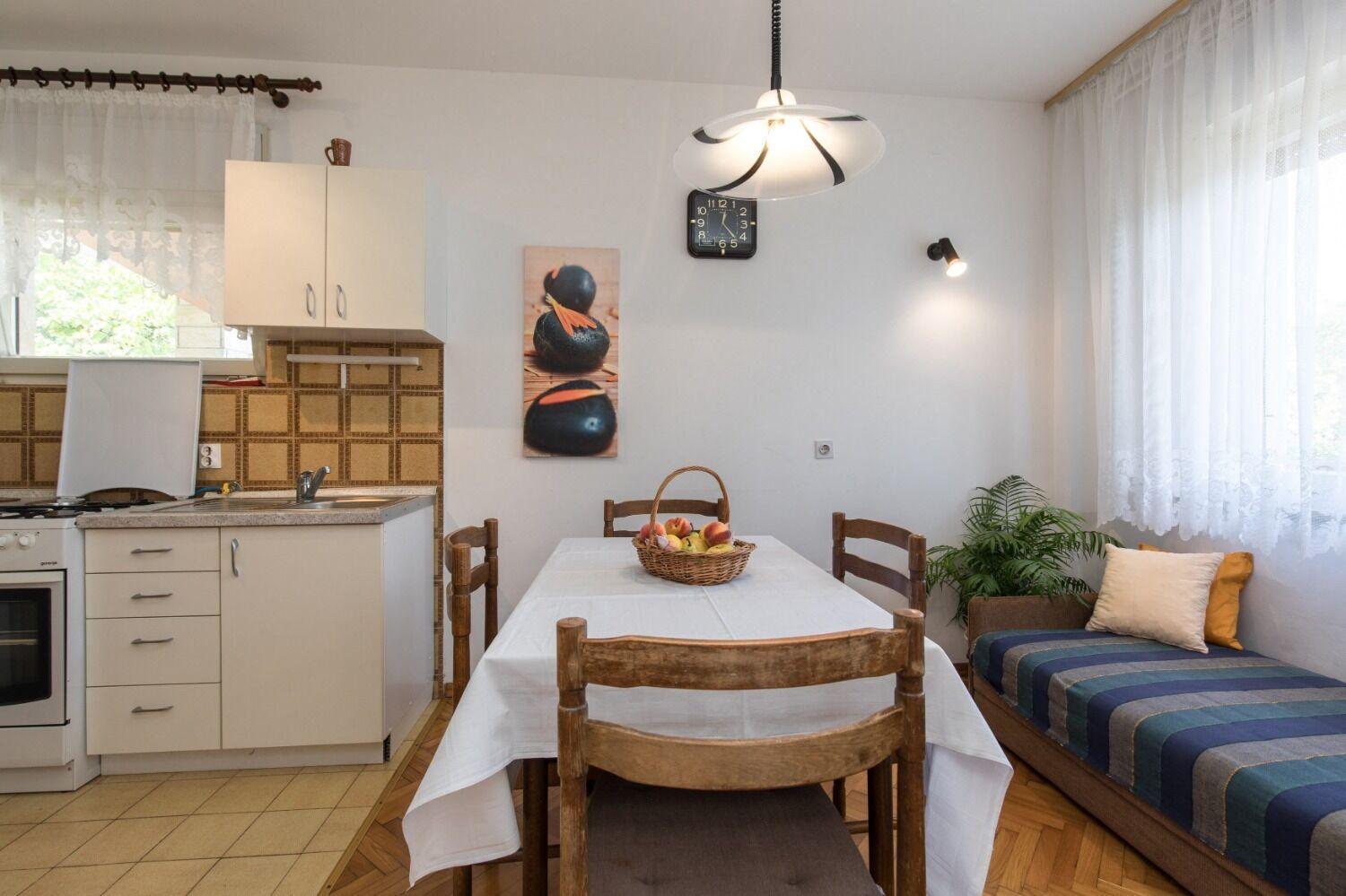 Apartments Kate - 100 M From Beach Malinska Exterior photo