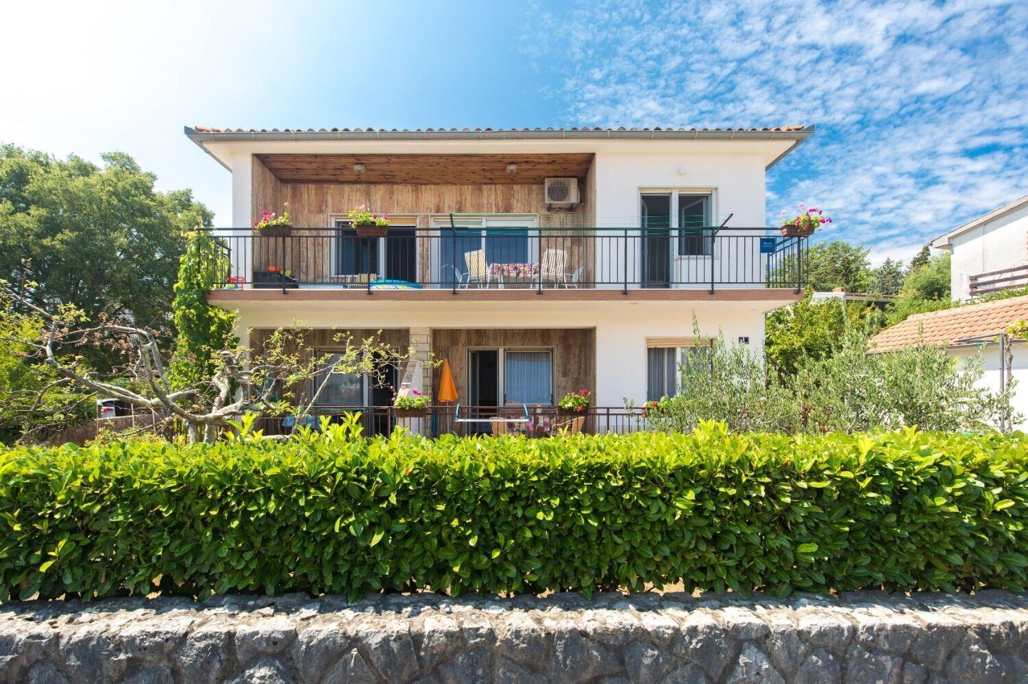 Apartments Kate - 100 M From Beach Malinska Exterior photo