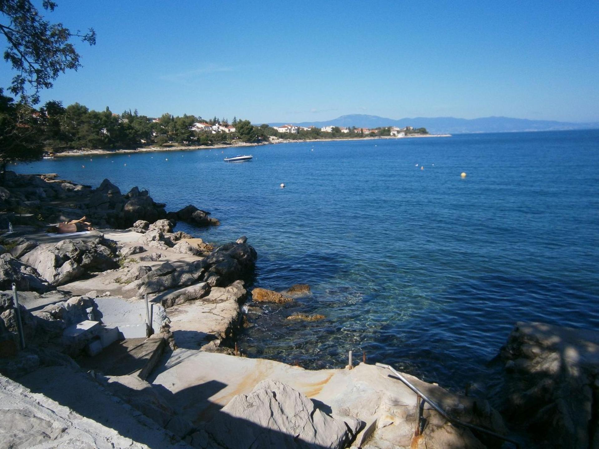 Apartments Kate - 100 M From Beach Malinska Exterior photo